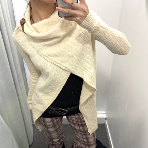 폴로 아이보리 꽈베기 케이프 가디건 