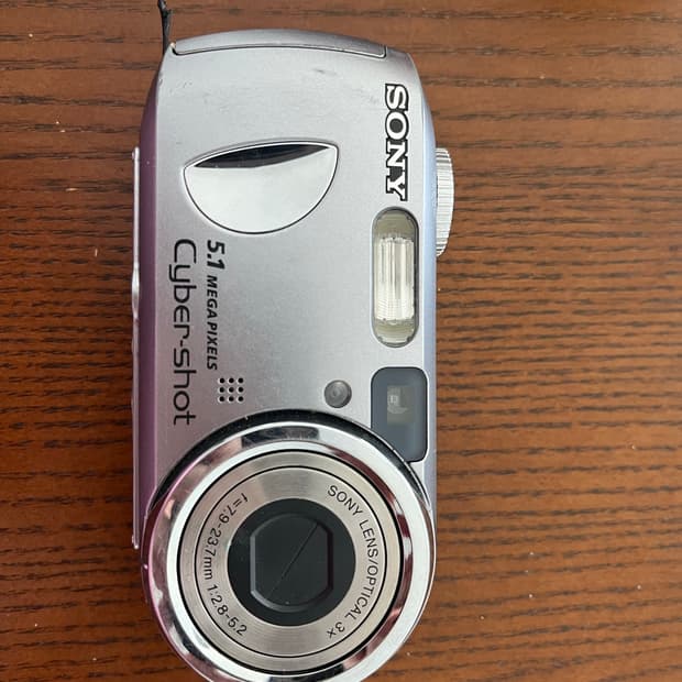 Sony Cyber-shot DSC-P93A 판매합니다