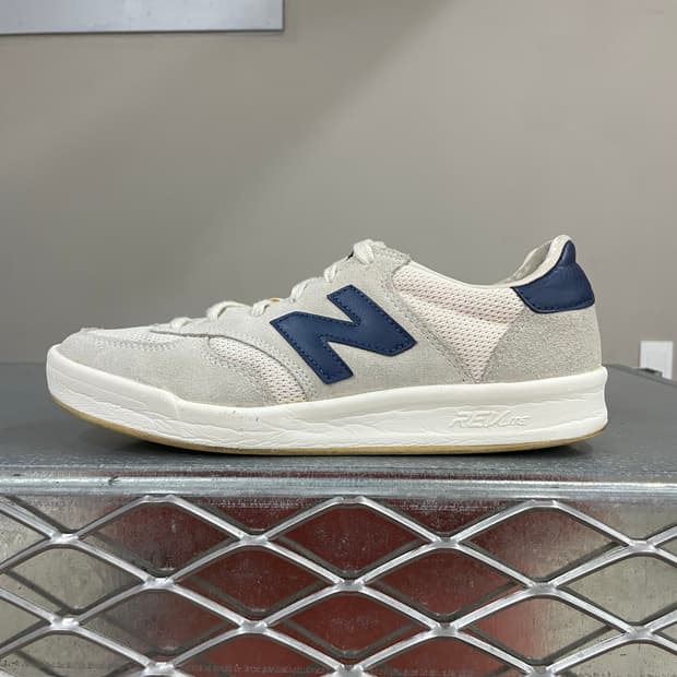 뉴발란스 CRT300 아이보리 네이비 260