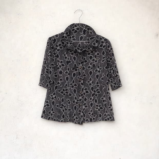 Black Flower Jasu Top