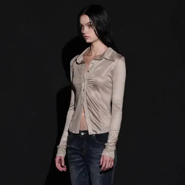 보헤미안서울 셔링 카라 셔츠 베이지