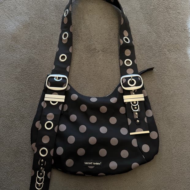 베이컨트 아카이브 벨라 와이드 도트 호보백 미시착 