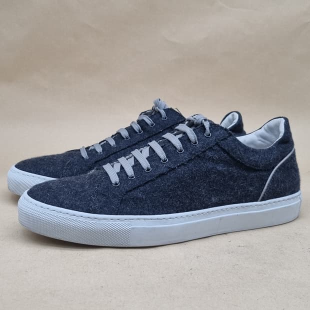 이탈리이산 네이비 남성스니커즈 270