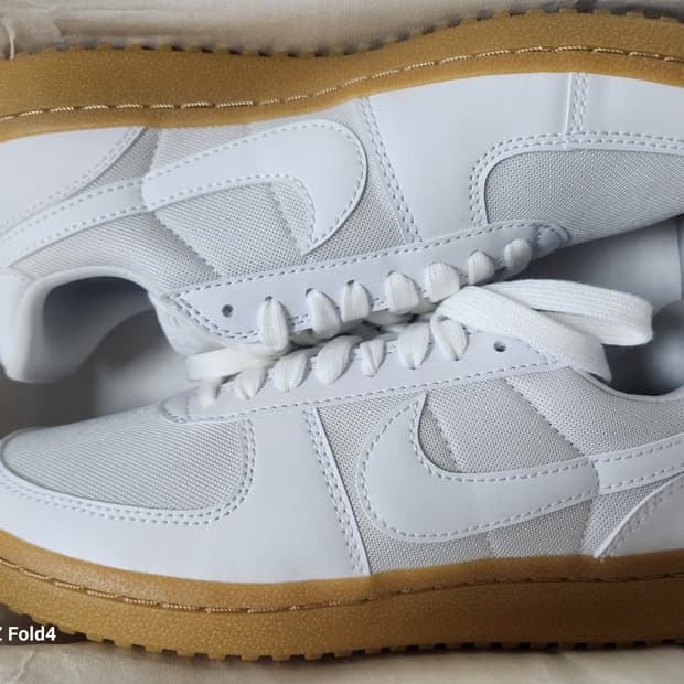 (N)나이키 필드 제너럴 235mm 풀박스 새상품 판매합니다.