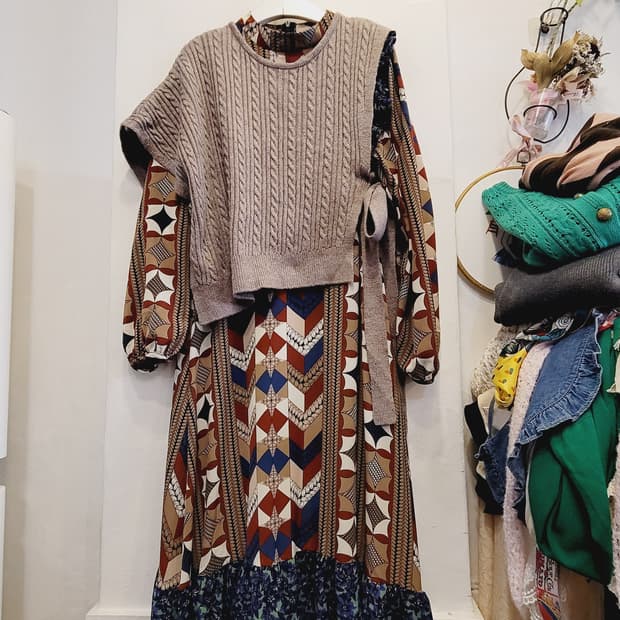 마크제이콥스 언발 니트베스트. 에스닉 프릴 원피스