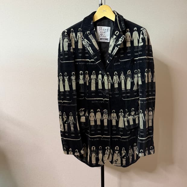 90s 모스키노 ‘Fashion Over the Years‘ 벨벳 자켓