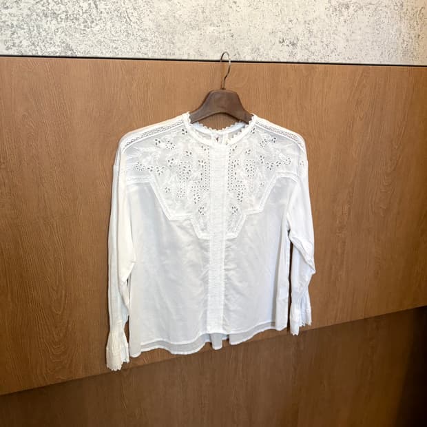 빈티지 코튼 롱슬리브 블라우스 레이스 자수 디테일 레귤러핏 화이트