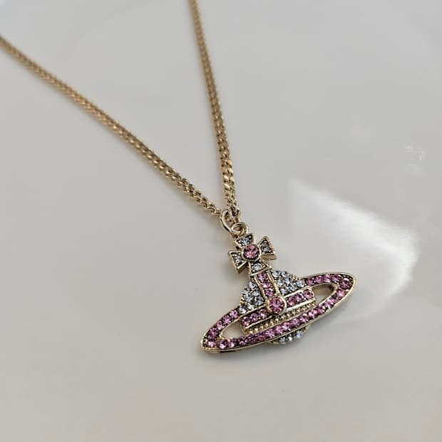 비비안웨스트우드 업사이클링 핑크큐빅 목걸이