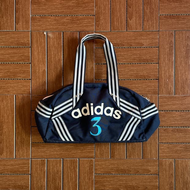 Adidas vintage retro shoulder bag