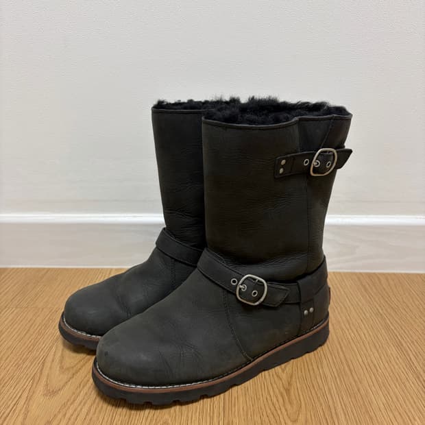 어그 레더 부츠