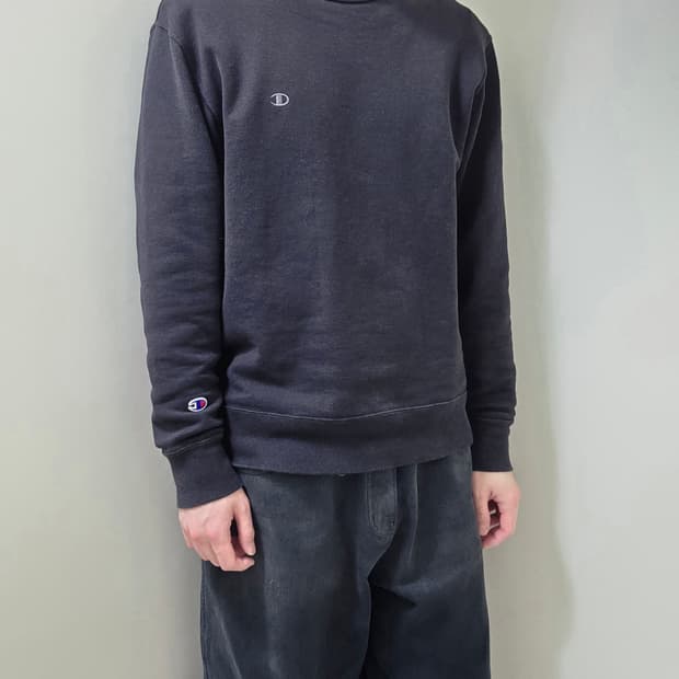 챔피온 러기드 블랙 맨투맨 티셔츠