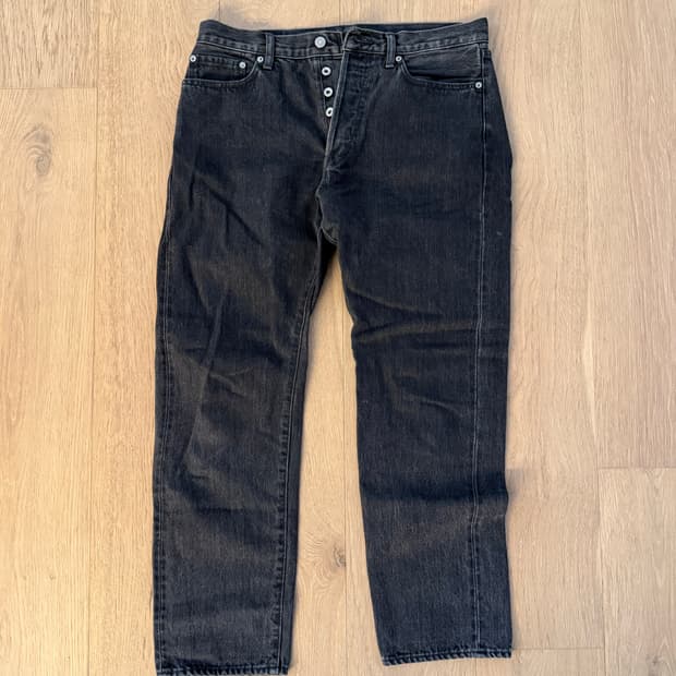 오디너리 핏츠 블랙 워시드 데님 32