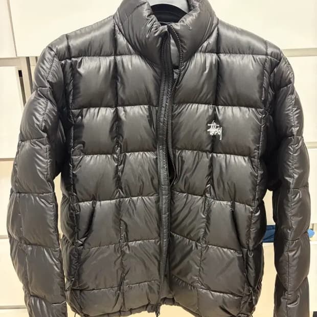 스투시 미드웨이트 푸퍼 블랙 라지판매