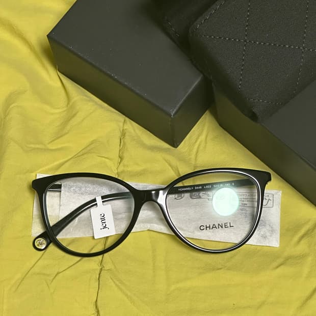 샤넬 뿔테안경