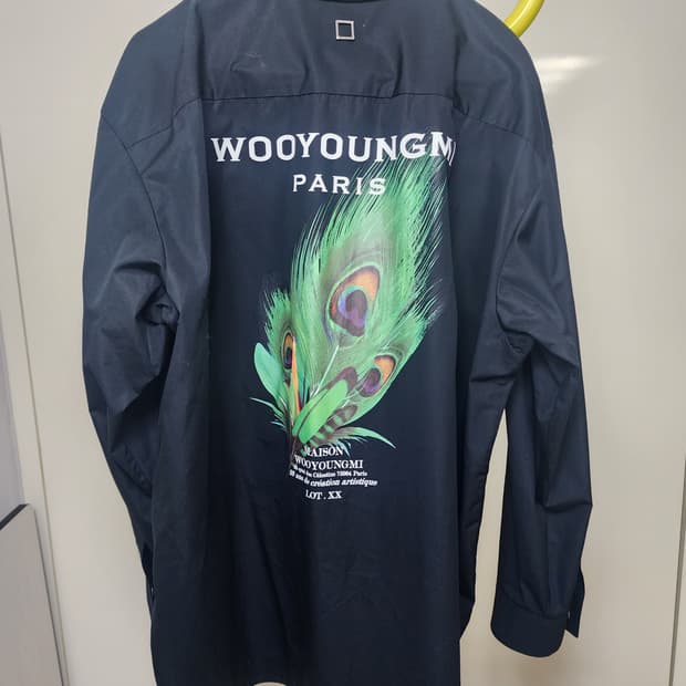 우영미 깃털 백로고 셔츠