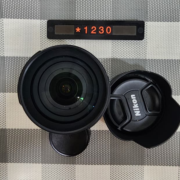니콘 AF-S 마운트 줌 NIKKOR DS 18-70mm 렌즈