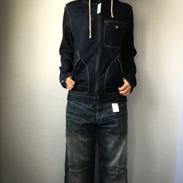 Stitch point hood denim jacket