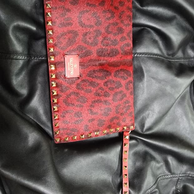 발렌티노 락스터드 송치 클러치 정품