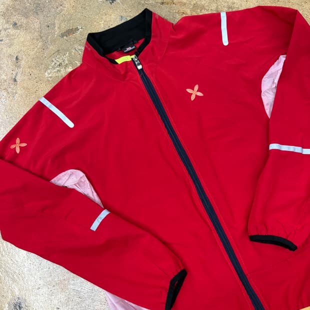 [정품/L] 몬츄라 바람막이 집업 자켓 레드 b8