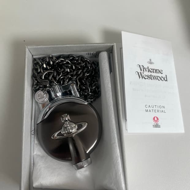 비비안웨스트우드 목걸이 라이터