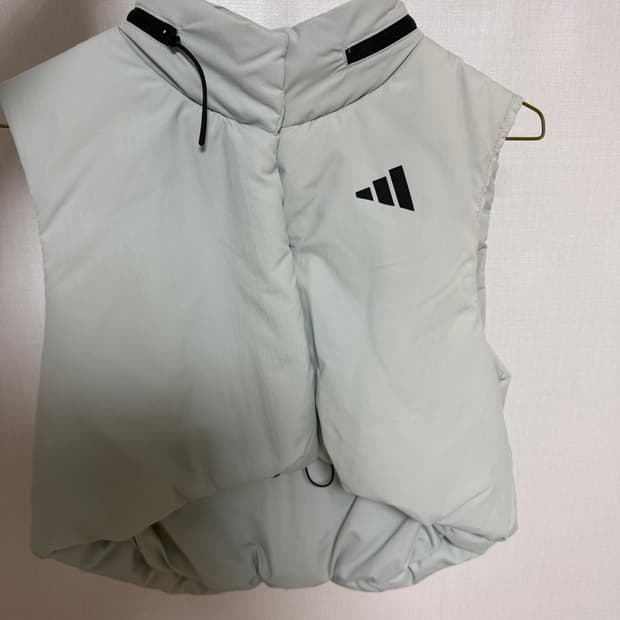 (택 있는 새상품) 아디다스 패딩 조끼 S