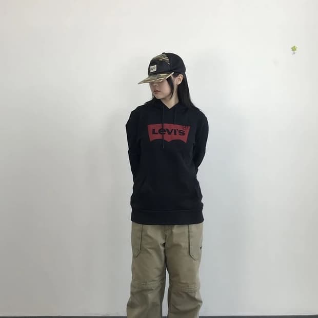 Levi’s Batwing Logo Hoodie