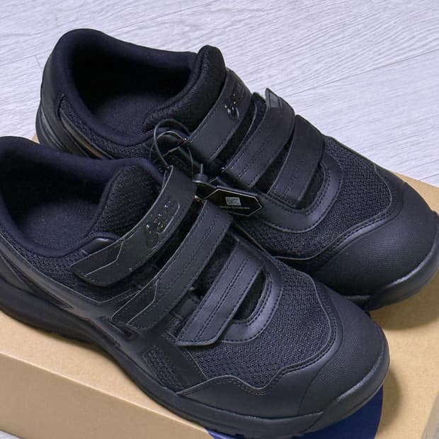 아식스 윈잡 215 