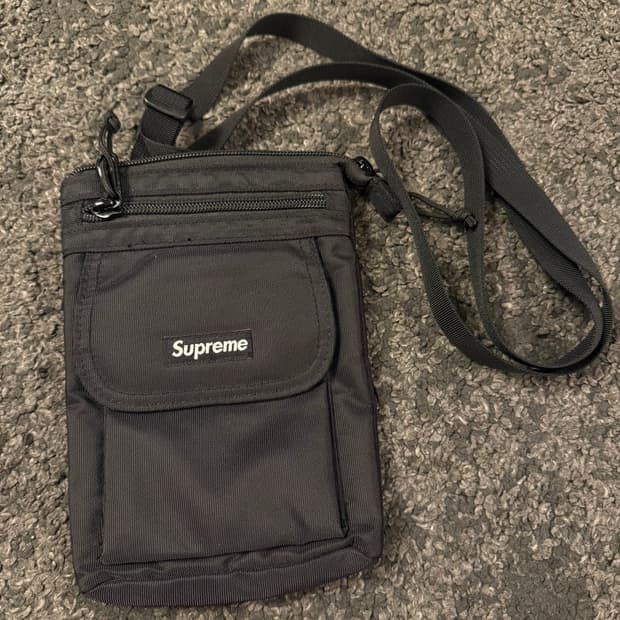 FW19 슈프림 숄더백 블랙