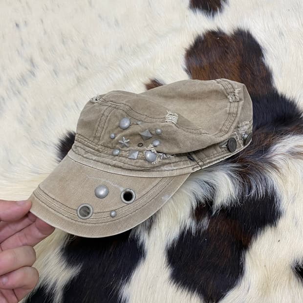 Y2K Mood Beige Vintage Washed Stud Cap