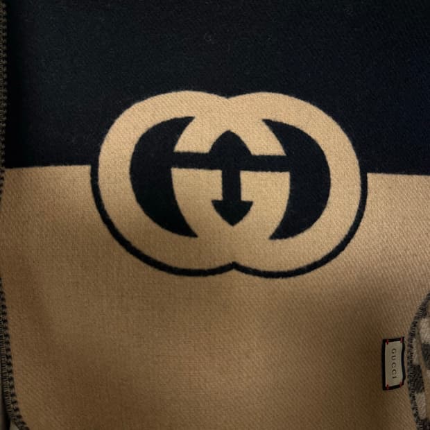 구찌 인터로킹G 머플러