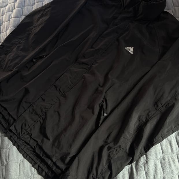 아디다스 블랙 바람막이