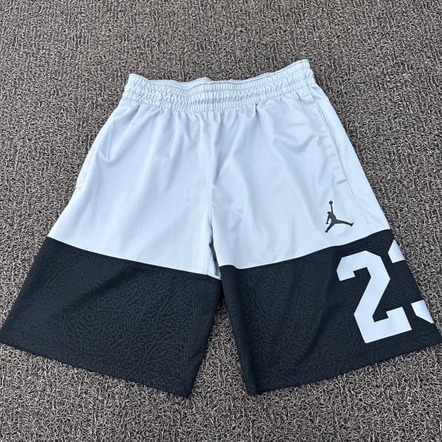 NIKE 나이키 조던 운동복 반바지 31.5인치