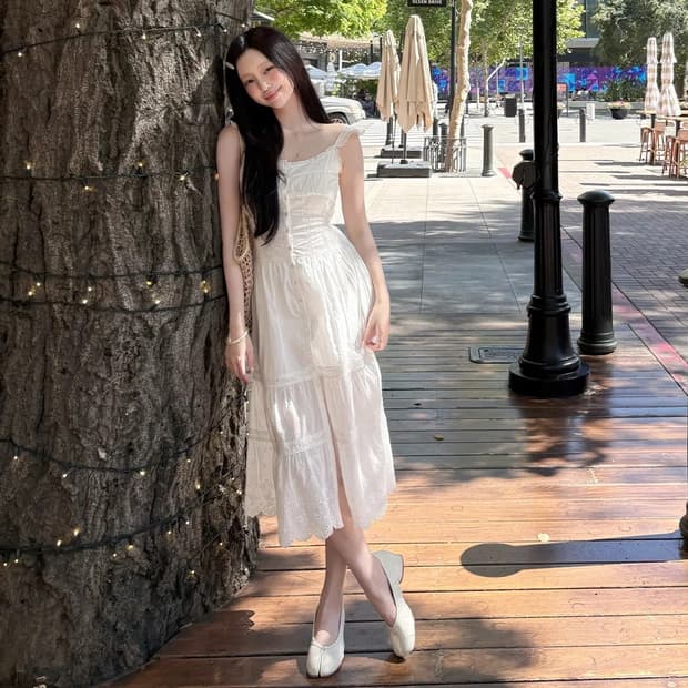 더바넷 Caron Tiered Sleeveless Dress