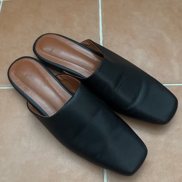 마뗑킴 블랙 가죽 뮬