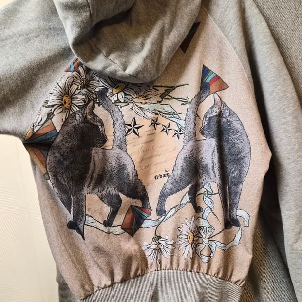 티백(ti:baeg  프린팅 집업(뒷면 실키한 소재)