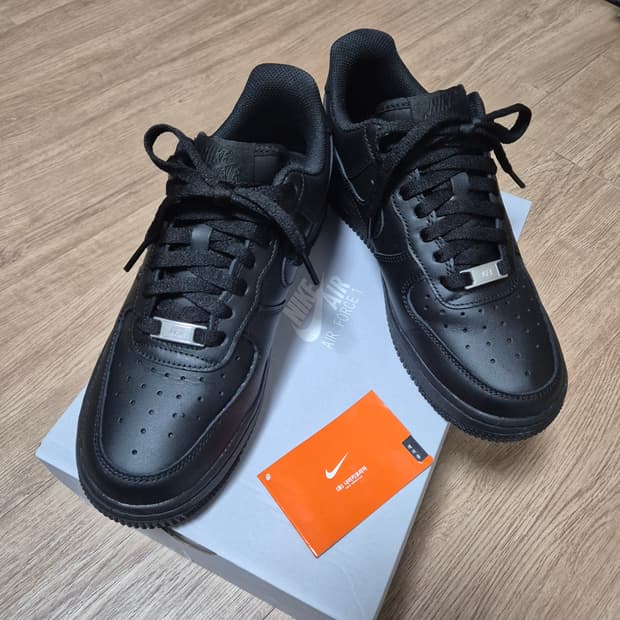 나이키 에어포스 1 올검 WMNS AIR FORCE 1 07 블랙 250