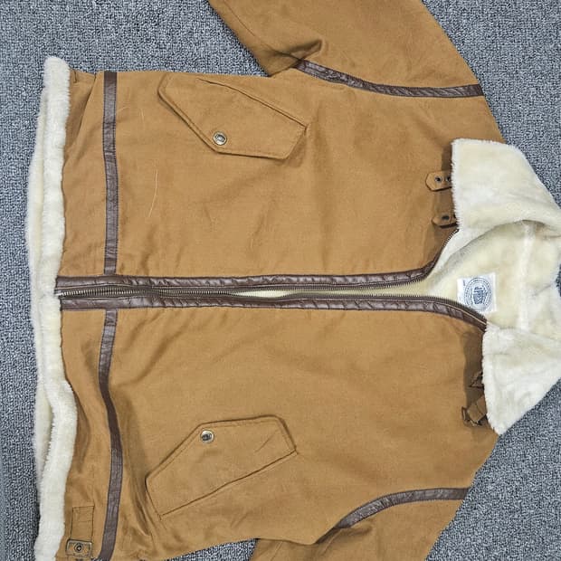 J.press 스웨이드 크롭 무탕 판매합니다