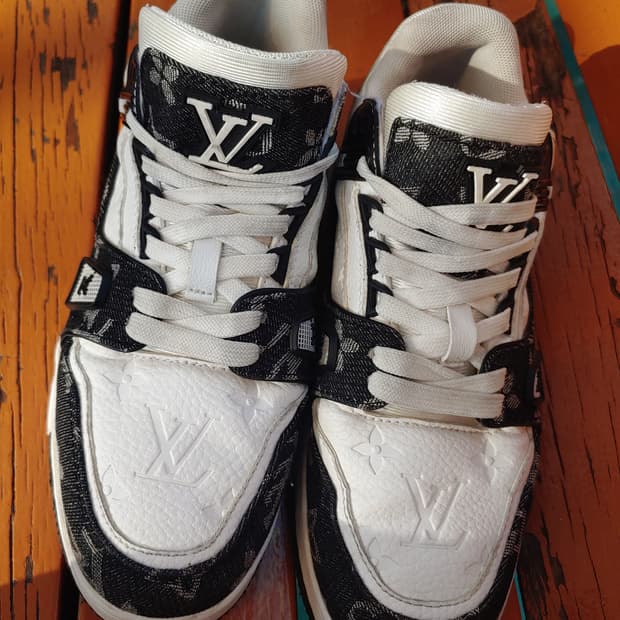 루이비통 스니커즈 팝니당