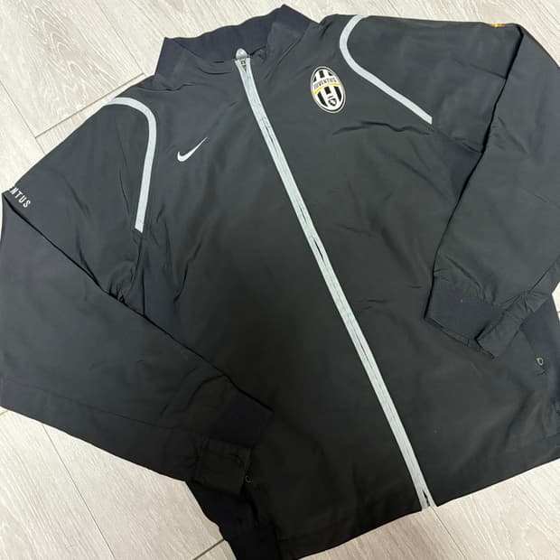 나이키 유벤투스 바람막이 