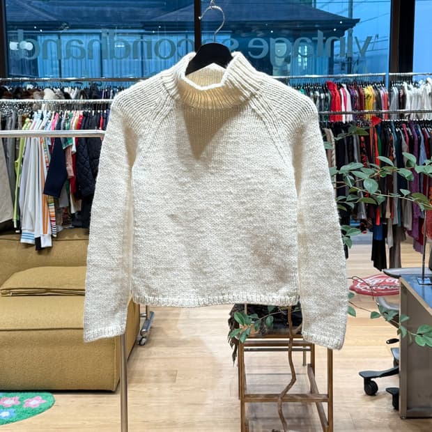 버버리 블루라벨 아이보리 하이넥 니트 