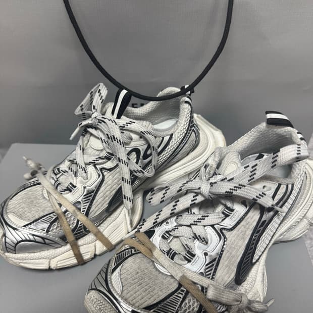 발렌시아가 3xl 스니커즈 화이트 41사이즈 백화점판