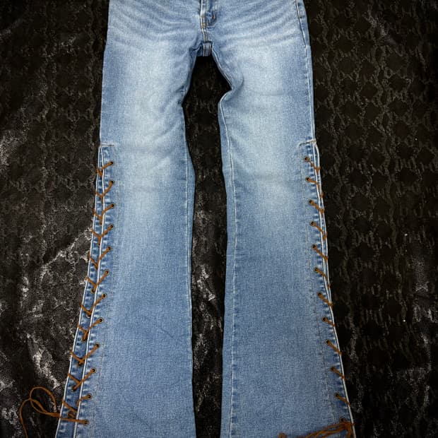 “Vintage” Y2K Mood Laced-Up Boots-Cut Pa