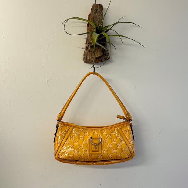 구찌 옐로우 GG 아비 D - 링 바게트 백