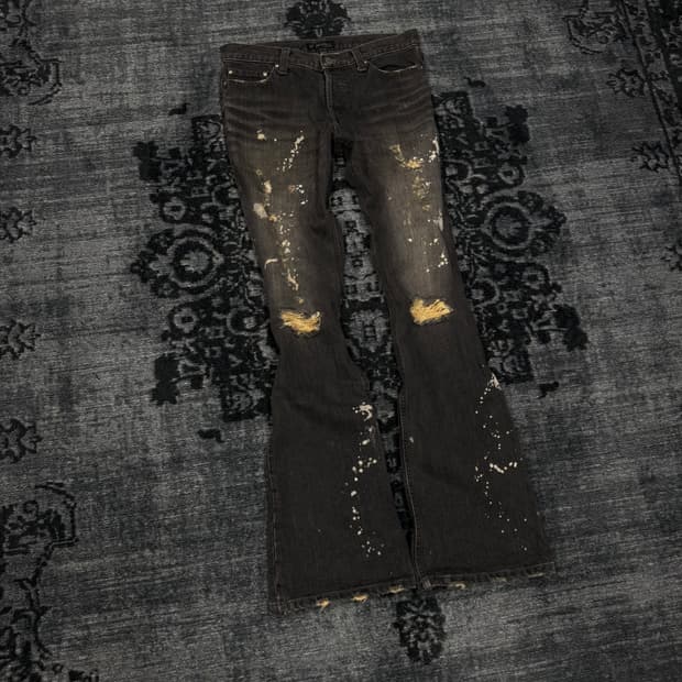 Of the neige style 00s painting distress