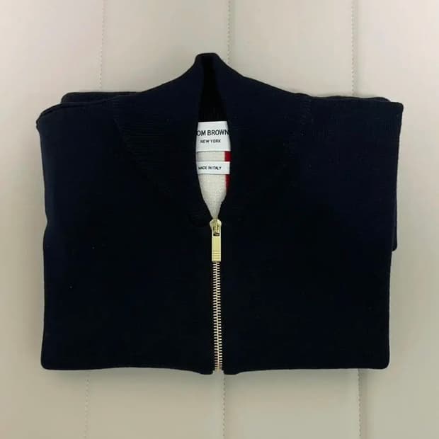 [미개봉 새상품] 톰브라운 메리노울 백삼선 니트집업 네이비 2사이즈