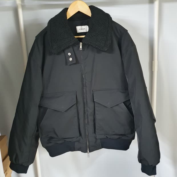 키뮤어 쉘블록 2-way 보아퍼 숏패딩 블랙