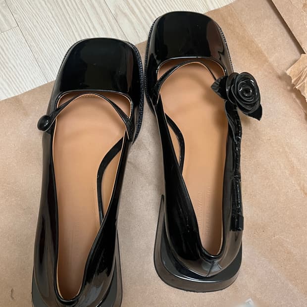 슈슈통 찰스 앤 키스 콜라보 250