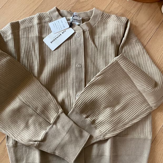 더신존 가디건 새상품 정품 