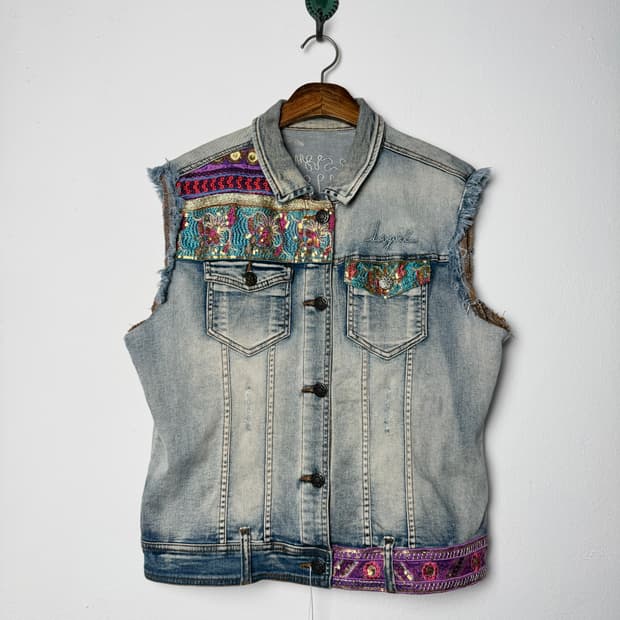 Desigual 시퀸 패치 데님 베스트