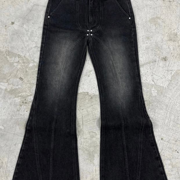 CZ DARK KNIGHT FLARE JEANS